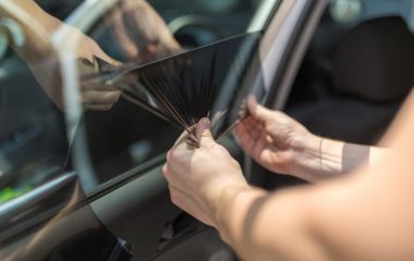Как снять тонировочную пленку? Как снять тонировочную пленку?