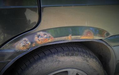 Что делать с "рыжиками" на кузове автомобиля? Что делать с "рыжиками" на кузове автомобиля?